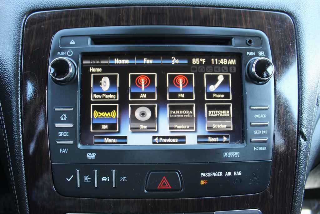 Used 2016 Chevrolet Traverse LT w/ Traveler's Package AWD/4WD image 18