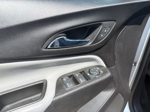 Used 2022 Chevrolet Equinox LT AWD/4WD image 17