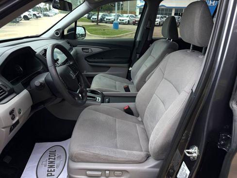 Used 2020 Honda Pilot EX image 10