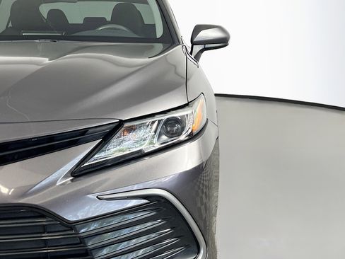 Used 2021 Toyota Camry LE FWD image 12
