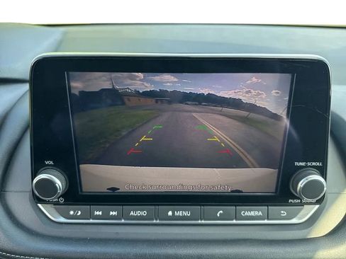 Used 2024 Nissan Rogue S FWD image 22