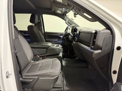 Certified 2022 Chevrolet Silverado 1500 LT w/ Z71 Off-Road Package image 28