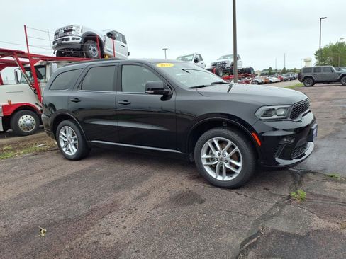 Used 2023 Dodge Durango GT image 2