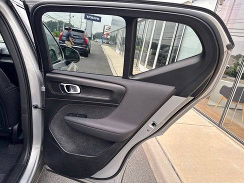 Certified 2025 Volvo XC40 B5 Plus AWD/4WD image 12