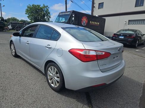 Used 2015 Kia Forte LX w/ Popular Package FWD image 9