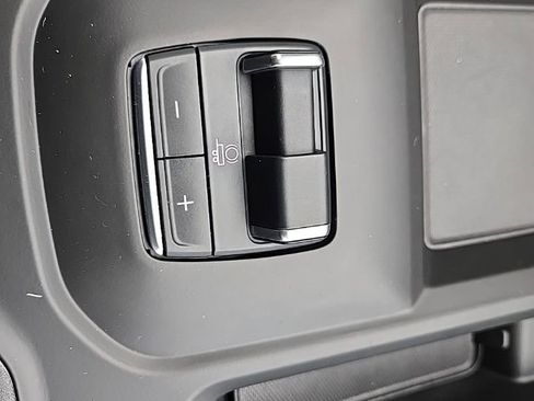 Used 2025 GMC Sierra 2500 AT4X image 20