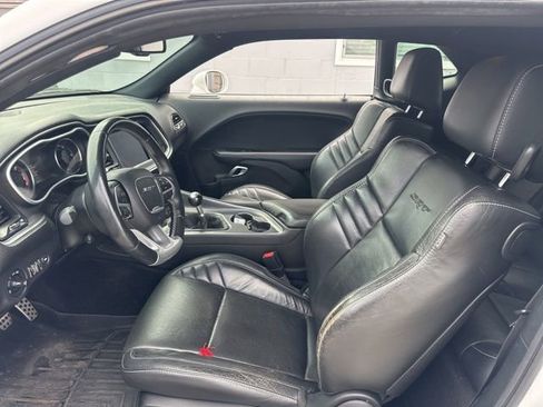Used 2018 Dodge Challenger SRT w/ Technology Group RWD image 9