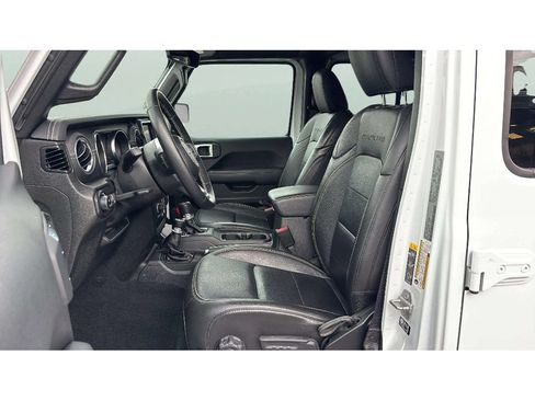 Used 2022 Jeep Gladiator Overland w/ Popular Equipment Package AWD/4WD image 10