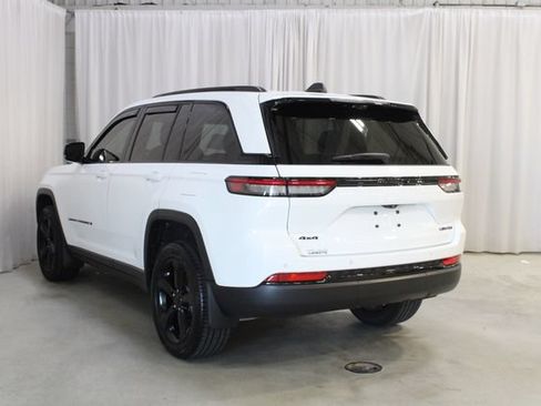 Used 2024 Jeep Grand Cherokee Limited w/ Luxury Tech Group II AWD/4WD image 26