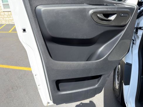 Used 2024 Mercedes-Benz Sprinter 2500 image 14