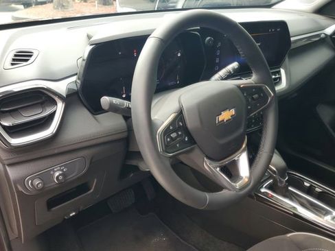 Certified 2024 Chevrolet TrailBlazer LT w/ Convenience Package FWD image 18
