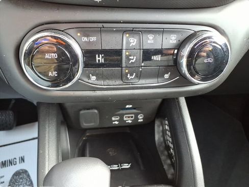 Used 2022 Chevrolet TrailBlazer ACTIV w/ Technology Package image 24