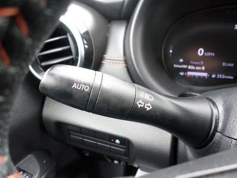 Used 2024 Nissan Kicks SR w/ SR Premium Package FWD image 18