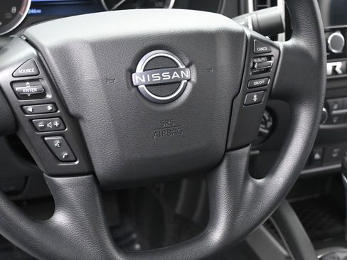 Certified 2025 Nissan Frontier SV image 22