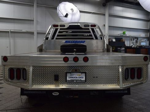 Used 2024 RAM 3500 Tradesman w/ Chrome Appearance Group image 4