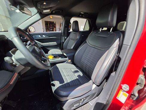 Used 2025 Ford Explorer ST-Line AWD/4WD image 12