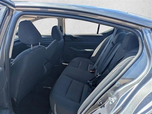 Used 2025 Nissan Altima 2.5 SV image 14