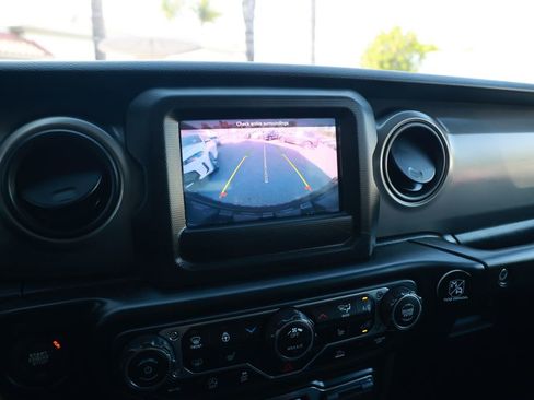 Used 2022 Jeep Wrangler Sport AWD/4WD image 24