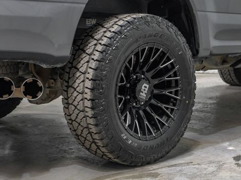Used 2022 Ford F250 Platinum w/ FX4 Off-Road Package AWD/4WD image 62