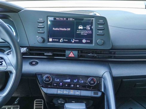 Used 2025 Hyundai Elantra Sport FWD image 12