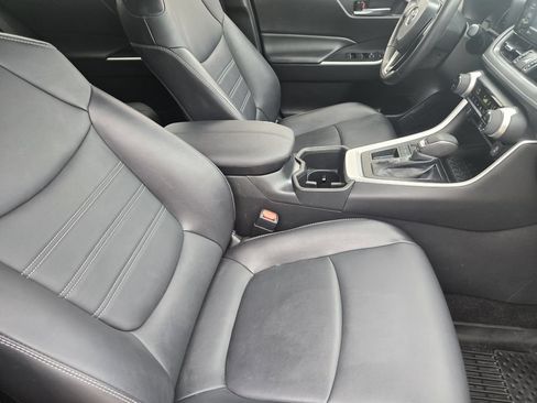 Used 2022 Toyota RAV4 XLE Premium FWD image 19