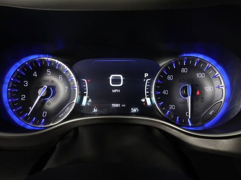 Used 2023 Chrysler Pacifica Touring-L FWD image 40