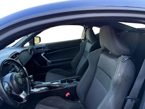 Used 2017 Toyota 86 image 10