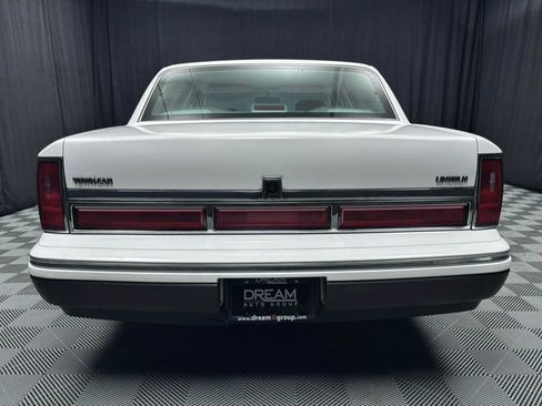 Used 1997 Lincoln Town Car Signature image 6