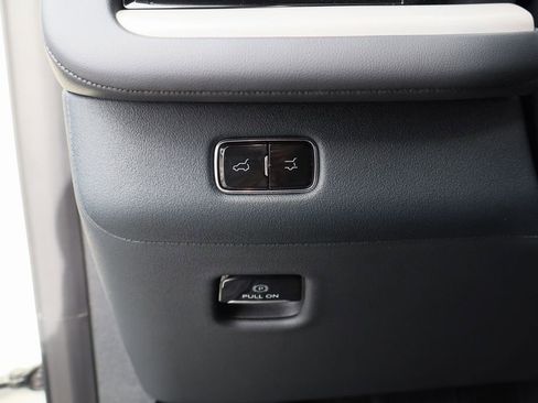 Used 2025 Lincoln Navigator L Reserve w/ Jet Appearance Package image 12