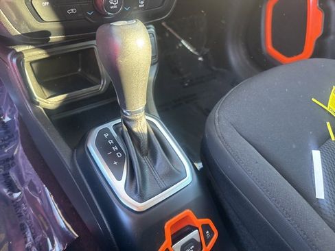 Used 2018 Jeep Renegade Altitude w/ UConnect 8.4 Nav Group image 13