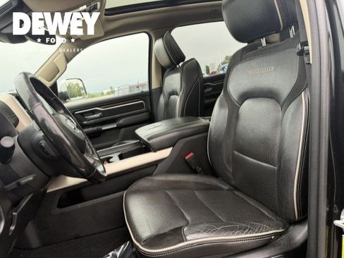 Used 2019 RAM 1500 Laramie AWD/4WD image 16