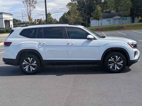 New 2026 Volkswagen Atlas SE FWD image 3