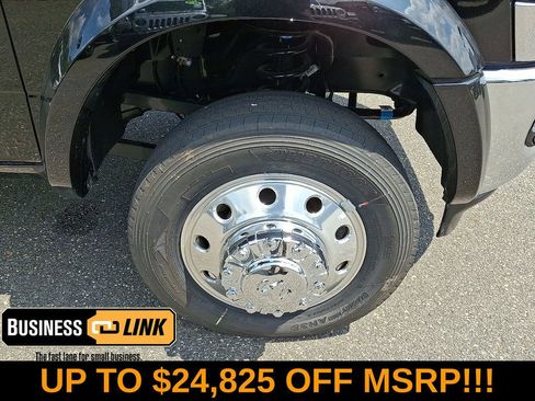 New 2024 RAM 5500 4x4 Crew Cab image 5