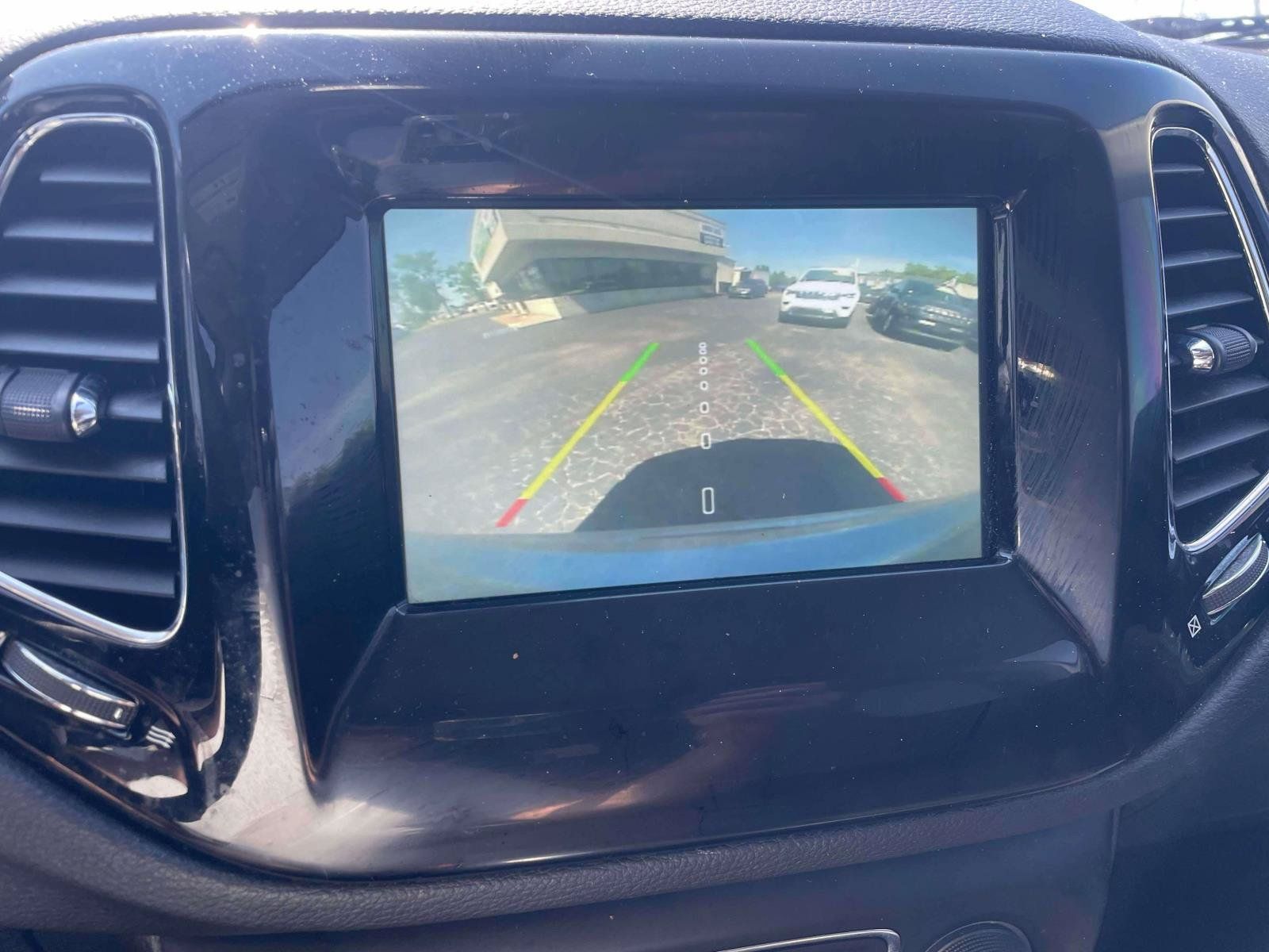 Used 2020 Jeep Compass Latitude FWD image 18