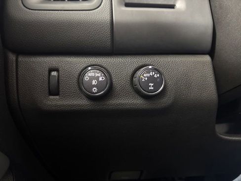 Used 2021 Chevrolet Colorado LT w/ LT Convenience Package AWD/4WD image 19