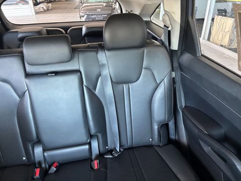 Used 2024 Kia Sorento S FWD image 40