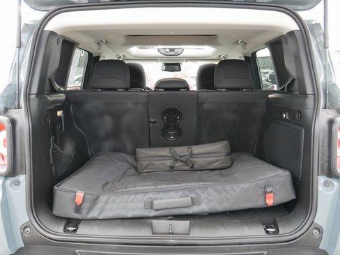 Used 2018 Jeep Renegade Trailhawk w/ Cold Weather Group II image 11