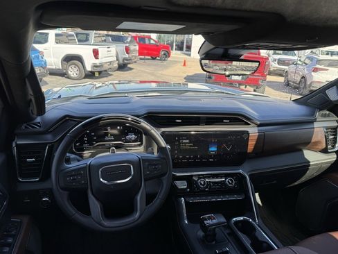 Used 2024 GMC Sierra 1500 Denali Ultimate image 3