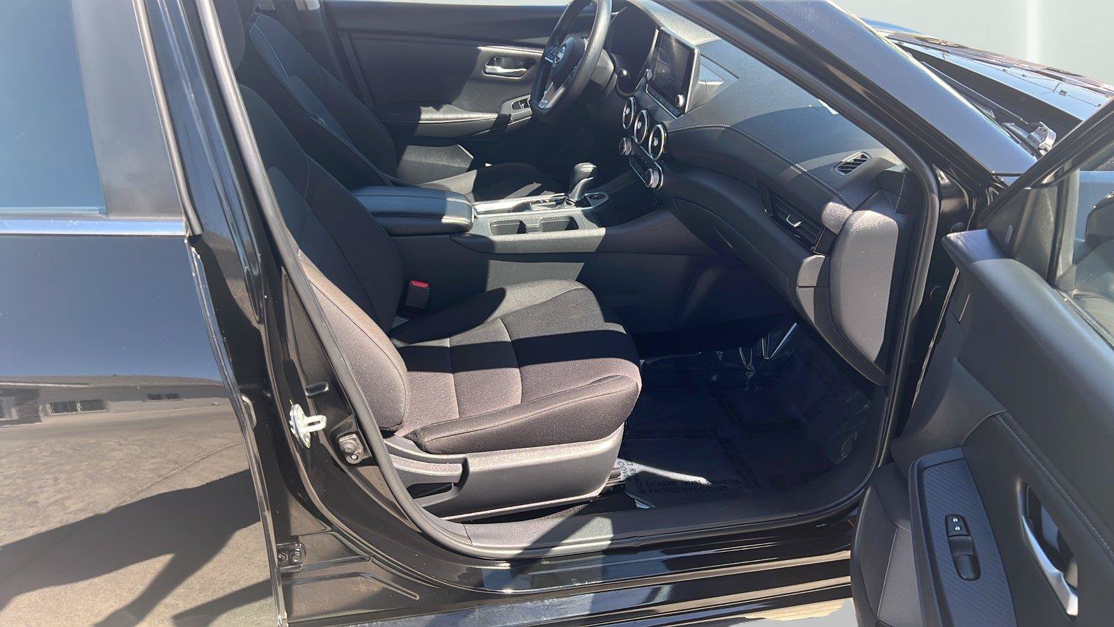 Used 2025 Nissan Sentra SV FWD image 13