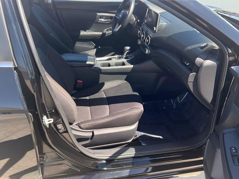 Used 2025 Nissan Sentra SV FWD image 13