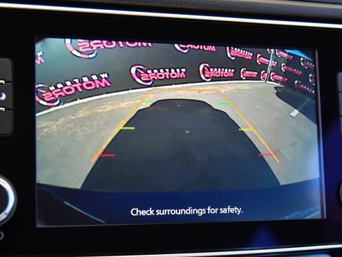 Used 2025 Nissan Leaf S FWD image 17