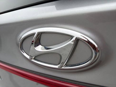 Used 2021 Hyundai Santa Fe Limited w/ Cargo Package image 10