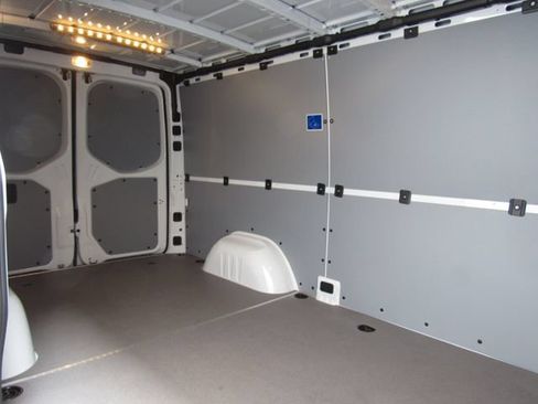 Used 2025 Mercedes-Benz Sprinter 2500 image 21