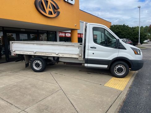 Used 2019 Ford Transit 250 138 RWD image 2