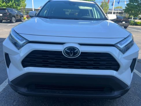 Used 2023 Toyota RAV4 XLE FWD image 4