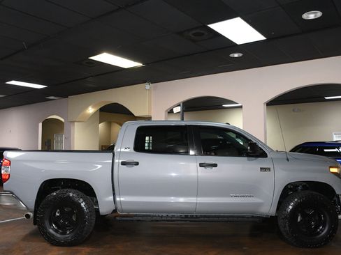 Used 2019 Toyota Tundra SR5 w/ SR5 Upgrade Package AWD/4WD image 52
