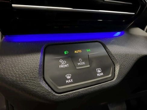 Used 2023 Volkswagen ID.4 S image 29