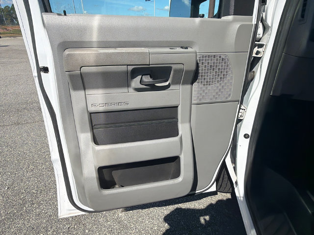 Used 2022 Ford E-350 and Econoline 350 Super Duty w/ Power Windows & Locks Group RWD image 10