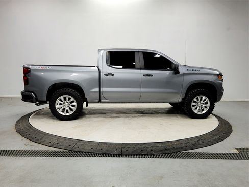Used 2024 Chevrolet Silverado 1500 Custom image 8