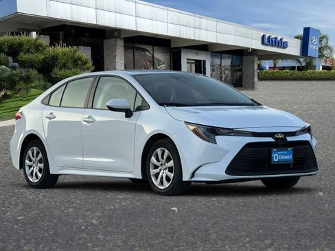 Used 2025 Toyota Corolla LE image 9